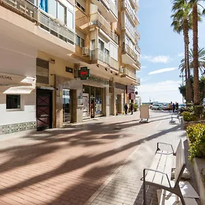 Bright Beachfront Appartamento